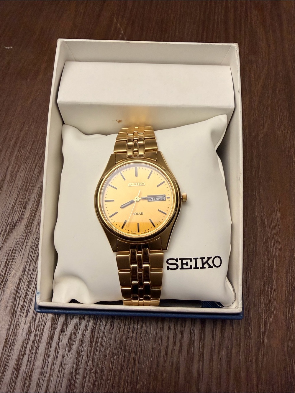 Seiko Gold-Tone Men's Bracelet Watch, never worn but maybe need new battery